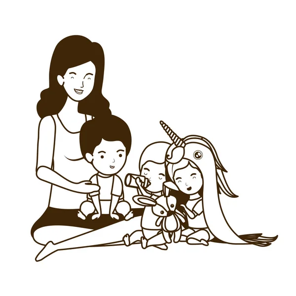 küçük çocuk karakterleri ile sevimli gebelik anne