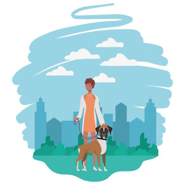 Tarlada sevimli köpeği olan genç bir kadın.