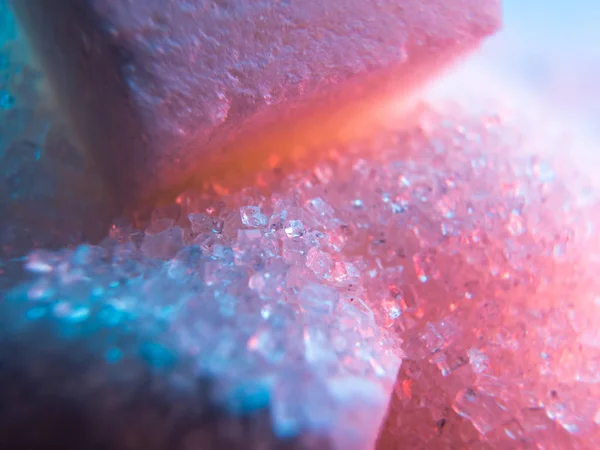 Surrealistický Pohled Krystaly Bílého Cukru Barevném Světle — Stock fotografie