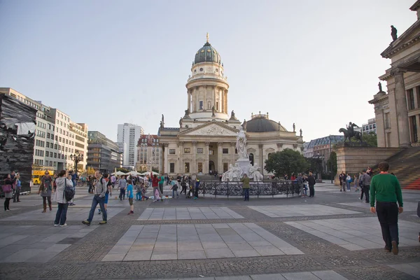 Igreja Nova Deutscher Dom Catedral Alemã Gendarmenmarkt Com Monumento Friedrich — Fotografia de Stock