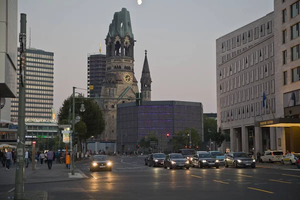 Zbombardowany Kościoła Pomnik Cesarza Wilhelma Berlinie Nocy — Zdjęcie stockowe