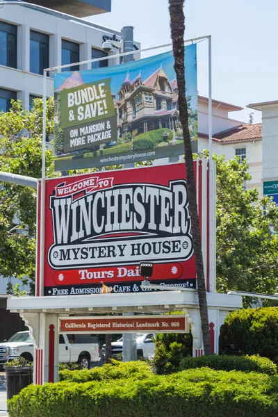 Πινακίδα Winchester Mystery House Στο Δρόμο — Φωτογραφία Αρχείου