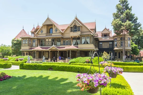 Winchester Mystery House Het Huisnummer 525 Winchester Boulevard San Jose Rechtenvrije Stockafbeeldingen