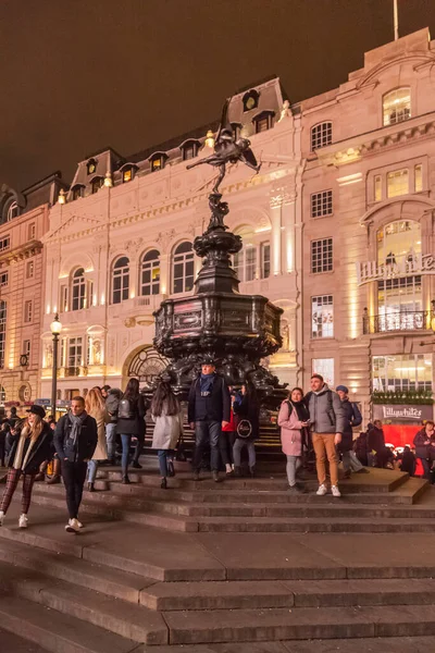 Piccadilly Circus Night People Walk Take Pictures One Symbols London — Stock Photo, Image