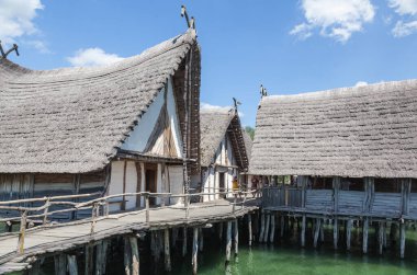 Pfahlbauten, Unteruhldingen, Yeniden Yapılandırılmış Neolitik Göl Yerel olarak Bodensee olarak bilinen göl Constance kıyısında ikamet ediyor.