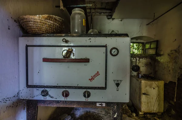 Herd Einem Verlassenen Bauernhaus — Stockfoto