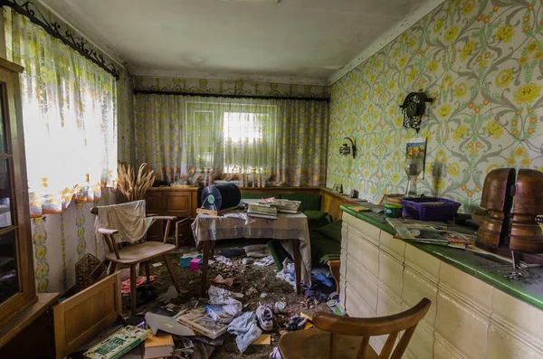 Eethoek Verlaten Kamer Met Veel Items — Stockfoto