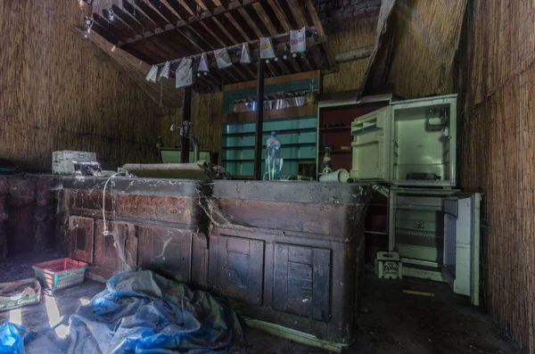 Bar Abandonado Con Polvo Una Casa —  Fotos de Stock