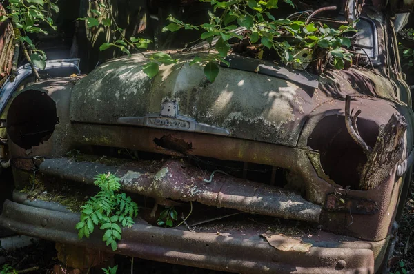 Λεπτομέρεια Από Ένα Παλιό Αυτοκίνητο Μια Μάντρα — Φωτογραφία Αρχείου