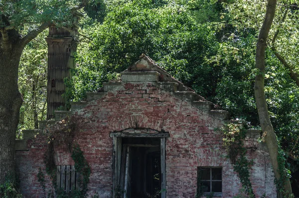 Abandoned House Brick Chimney — Stock Photo, Image