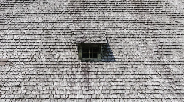 Dachfenster Den Bergen Der Natur — Stockfoto