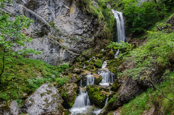 Viele Kleine Kaskaden Wasserfall Den Bergen — Stockfoto