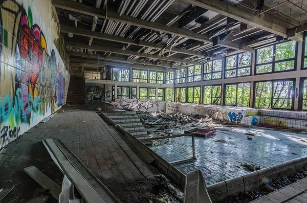 Abandoned indoor pool in a spa center — Stock Photo, Image