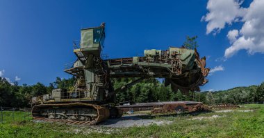 bir otopark panorama üzerinde kova tekerleği