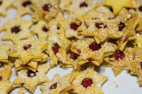 Muchas galletas en forma de estrella — Foto de Stock