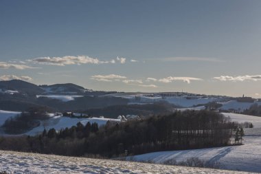 kar ile tepelik manzara