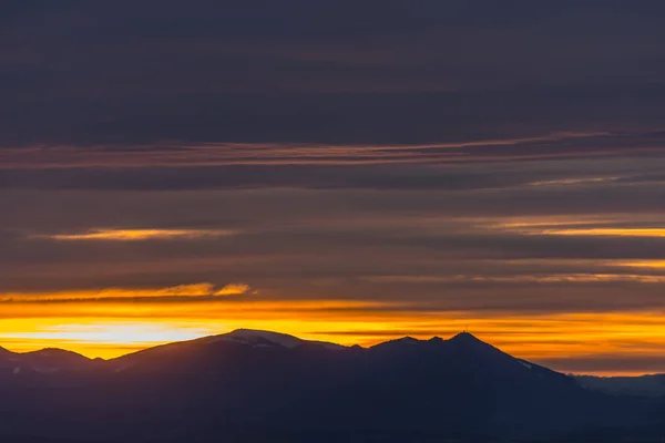 Stralende hemel en wolken — Stockfoto