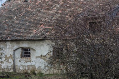 terk edilmiş çiftlik detayı