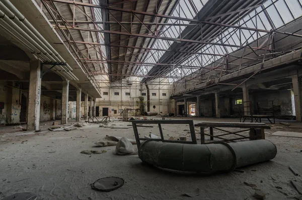 Grande salle d'une usine — Photo