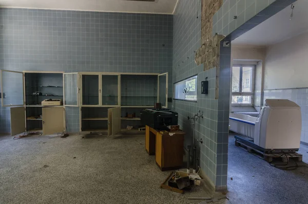 Zimmer mit Fliesen im Krankenhaus — Stockfoto
