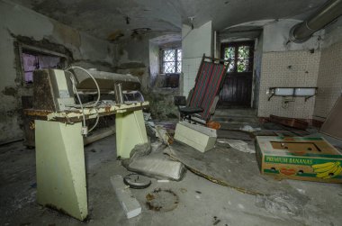 objects in the cellar of a hotel