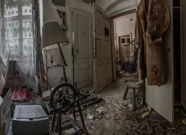 Roue Antique Dans Maison Abandonnée Vue Panoramique — Photo