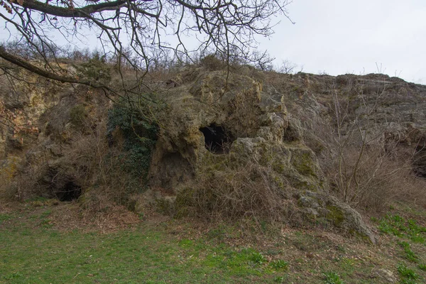 Système Grottes Avec Des Roches Dans Nature Pendant Randonnée — Photo