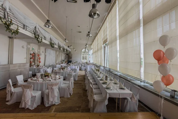 Longue Chambre Dans Palais Avec Mariage Blanc Été — Photo