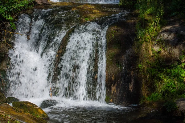 Kleiner Wasserfall Wald Der Natur — Stockfoto