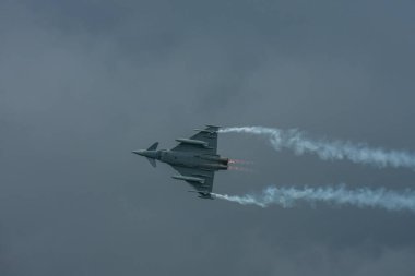 Jet motorlarının ısısını arttıran bir hava gösterisi.