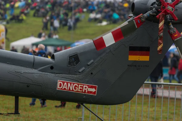 Hélicoptère Avec Étiquette Danger Sur Vue Détail Arrière — Photo