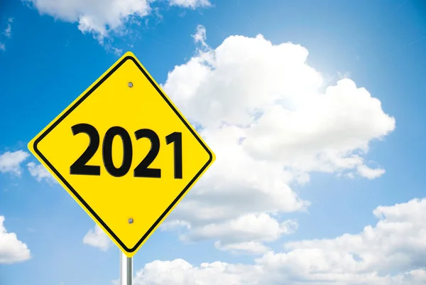 Mavi Gökyüzünde Yol Işaretinin Boyutlu Çizimi 2021 Yılını Temsil Ediyor — Stok fotoğraf