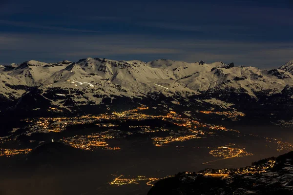 Oświetlona Ski Resort Thyon Les Collons Nocy Dolin Kantonu Valais — Zdjęcie stockowe