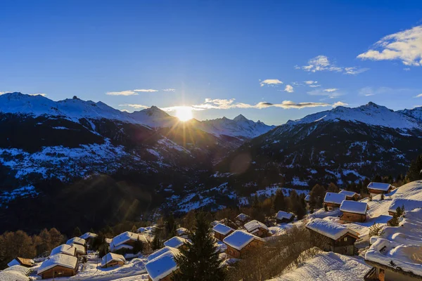 Wschód Słońca Nad Ski Resort Thyon Les Collons Nocy Dolin — Zdjęcie stockowe