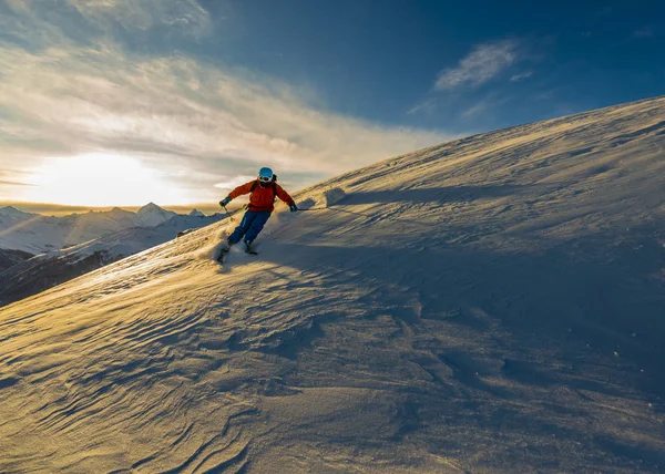 Lyžování Úžasným Výhledem Švýcarské Slavné Hory Krásném Zimním Sněhu Fort — Stock fotografie
