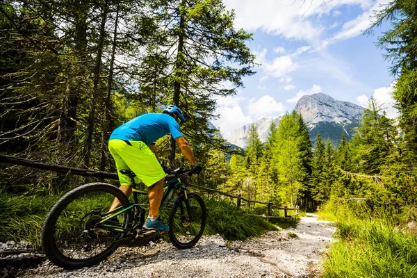 Cyclisme Touristique Cortina Ampezzo Superbes Montagnes Rocheuses Arrière Plan Homme — Photo
