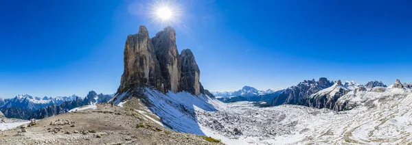 Cime Lavaredo Drei Zinnenin 美丽的全景与周围的秋季风光 在意大利的白云岩 — 图库照片