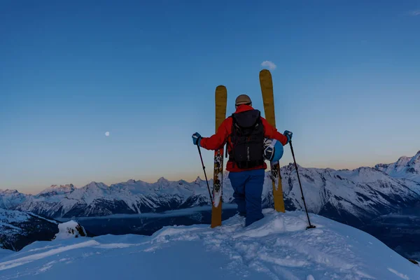 Skitouring Úžasným Výhledem Švýcarské Slavné Hory Krásné Zimní Sníh Alp — Stock fotografie