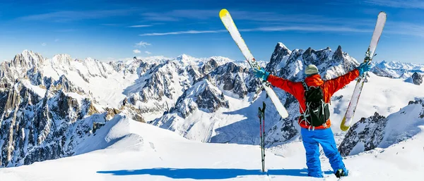 Skidåkning Vallee Blanche Chamonix Med Fantastisk Utsikt Över Grandes Jorasses — Stockfoto