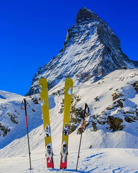 Narty Zima Sezon Góry Ski Touring Backcountry Technika Szczycie Ośnieżonych — Zdjęcie stockowe