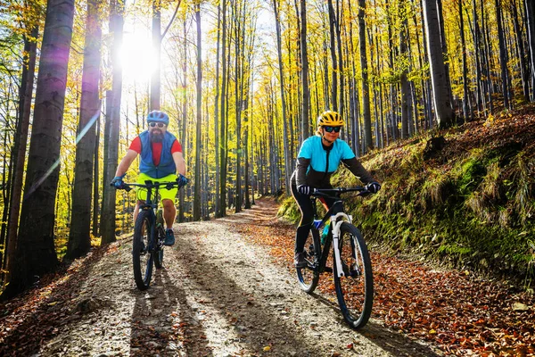 Cycling Woman Man Beskidy Mountains Autumn Forest Landscape Couple Riding — Stock Photo, Image