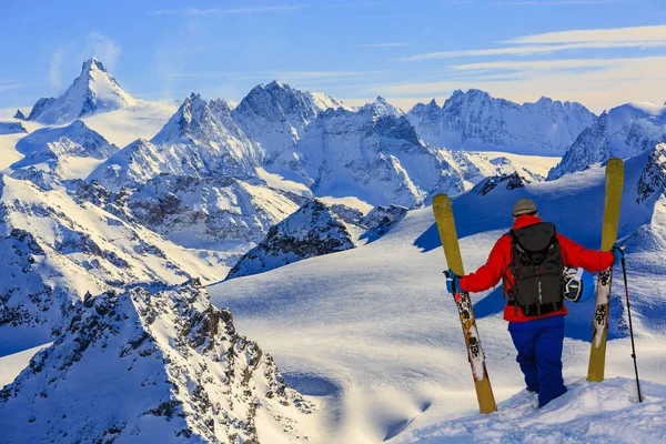 Lyže Úžasným Výhledem Švýcarské Slavných Hor Krásné Zimní Sníh Fort — Stock fotografie