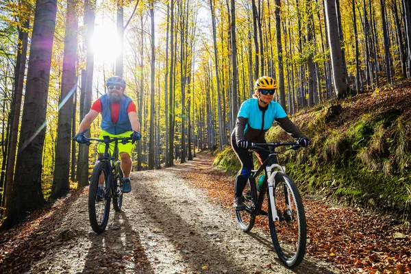 Cycling Woman Man Beskidy Mountains Autumn Forest Landscape Couple Riding — Stock Photo, Image