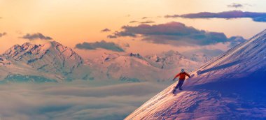 Güzel kış kar Mt Fort swiss ünlü dağlarının muhteşem manzaralı Kayak Ekipmanı. Skituring, backcountry taze toz karda kayak.