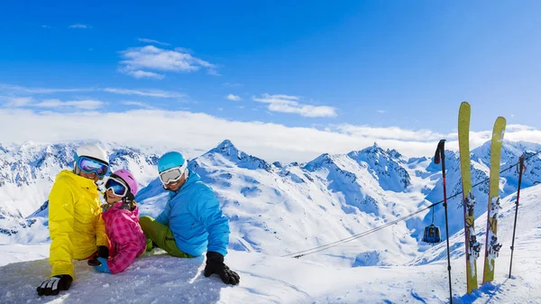 Felice Famiglia Godendo Vacanze Invernali Montagna Val Thorens Valli Francia — Foto Stock