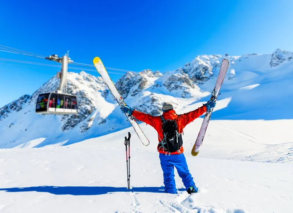 Skidåkning Med Fantastisk Utsikt Över Schweiziska Berömda Berg Vacker Vinter — Stockfoto