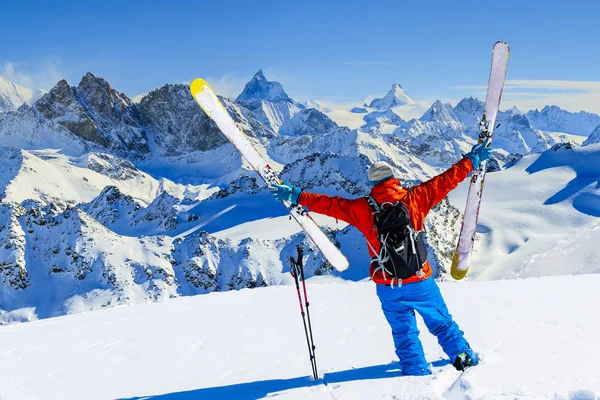 Ski Com Vista Incrível Montanhas Famosas Suíças Neve Inverno Bonito — Fotografia de Stock