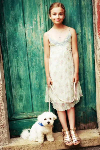 Portrait Cute Girl White Maltese Dog Old Doors Background — Stock Photo, Image
