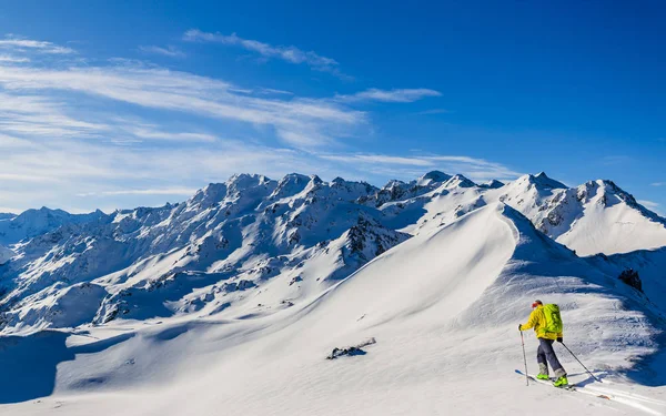 Лижах Дивним Видом Швейцарський Знаменитої Гори Красивому Зимовий Сніг Форт — стокове фото