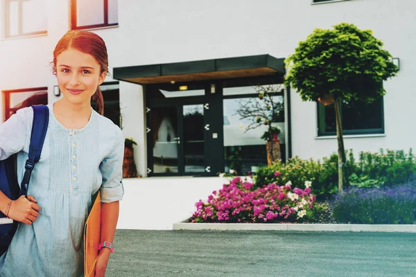 Tillbaka Till Skolan Vacker Flicka Ska Till Skolan Barn Skolan — Stockfoto